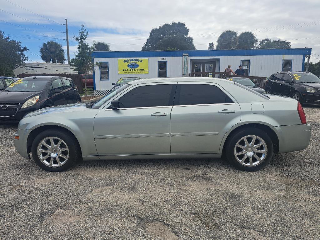 2005 Chrysler 300 Base