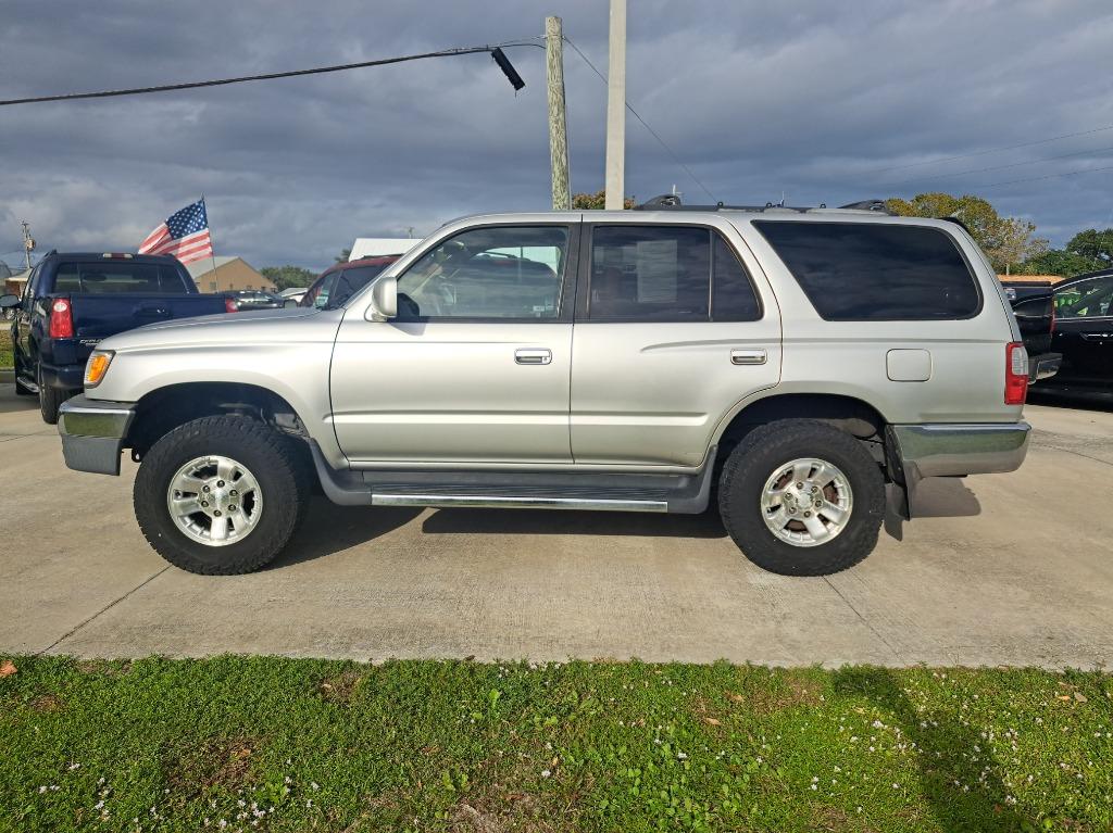 2000 Toyota 4Runner SR5's photo