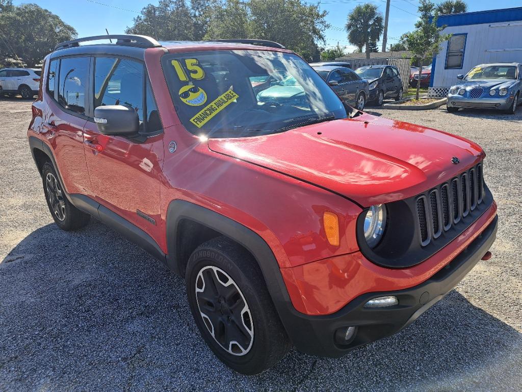 2015 Jeep Renegade Trailhawk photo 2